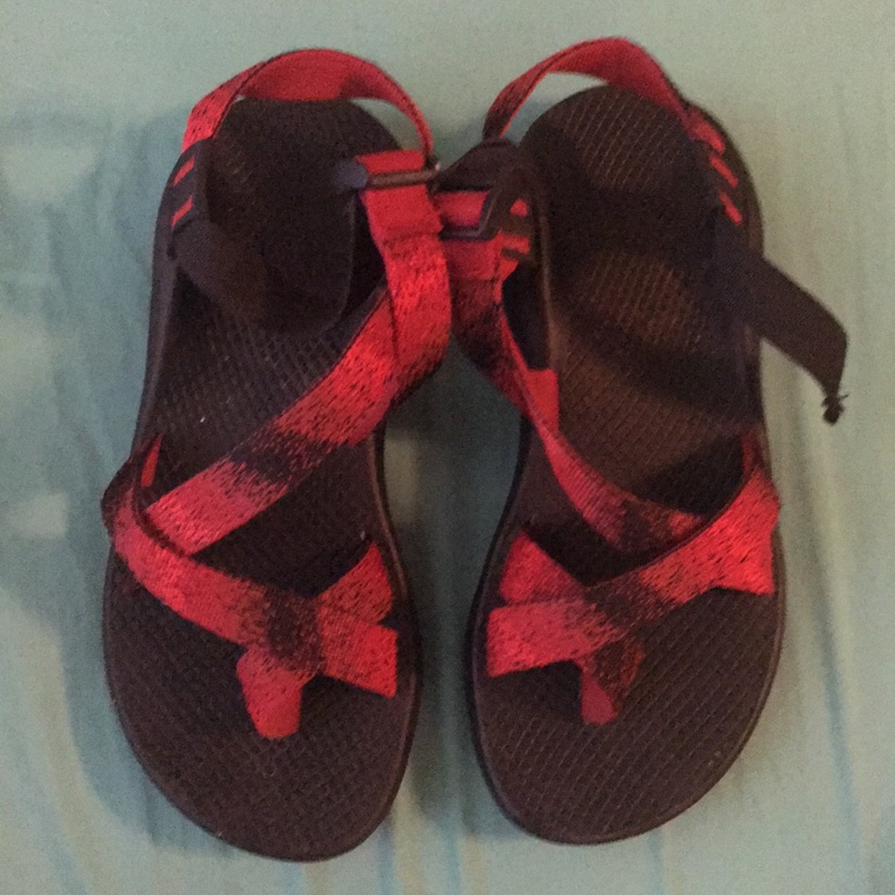 Red/Pink Chacos